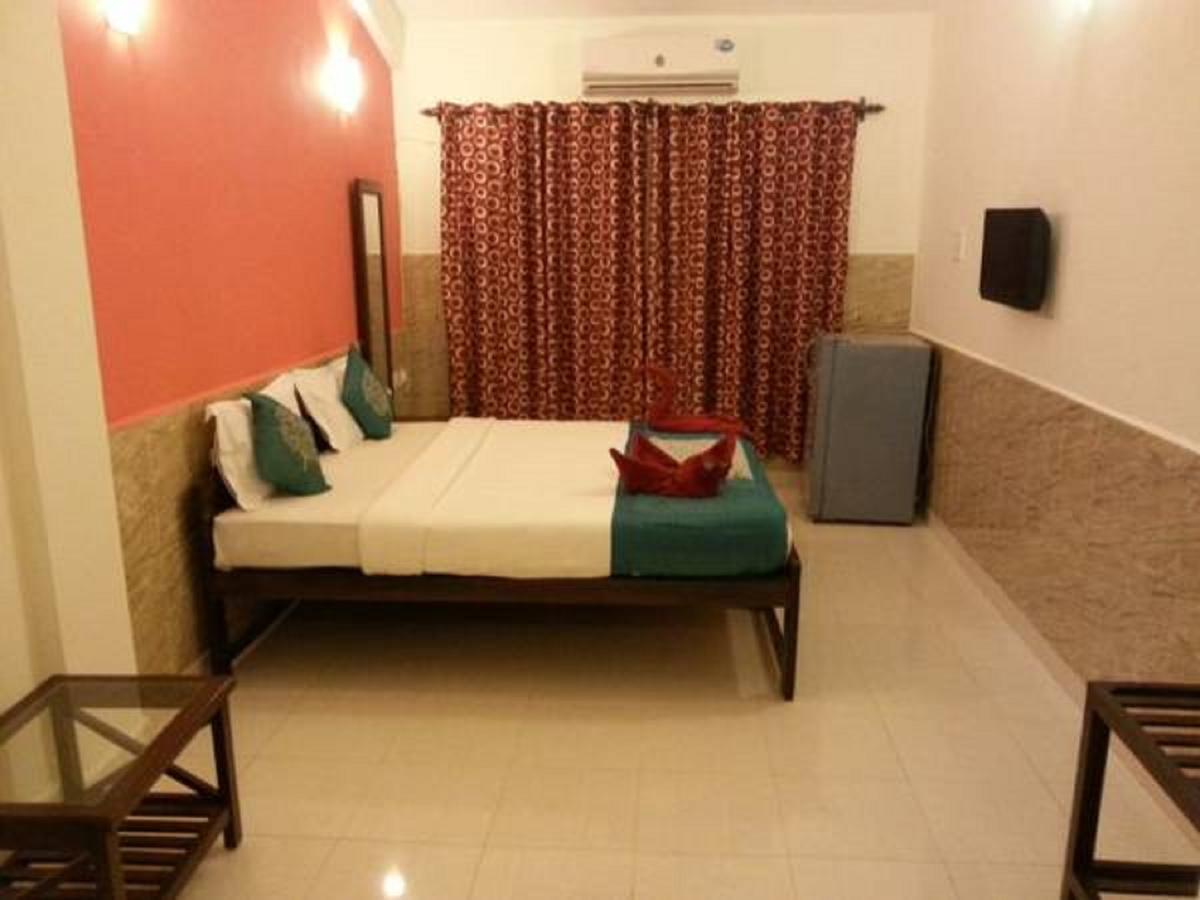 Oceans 7 Inn Calangute Exteriör bild