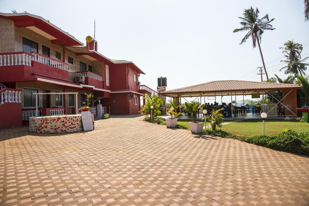Oceans 7 Inn Calangute Exteriör bild