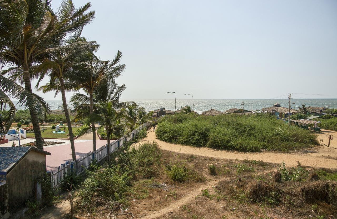 Oceans 7 Inn Calangute Exteriör bild